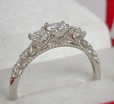 Anillo Trecillo de Plata con Platino de Piedras de Moissanita